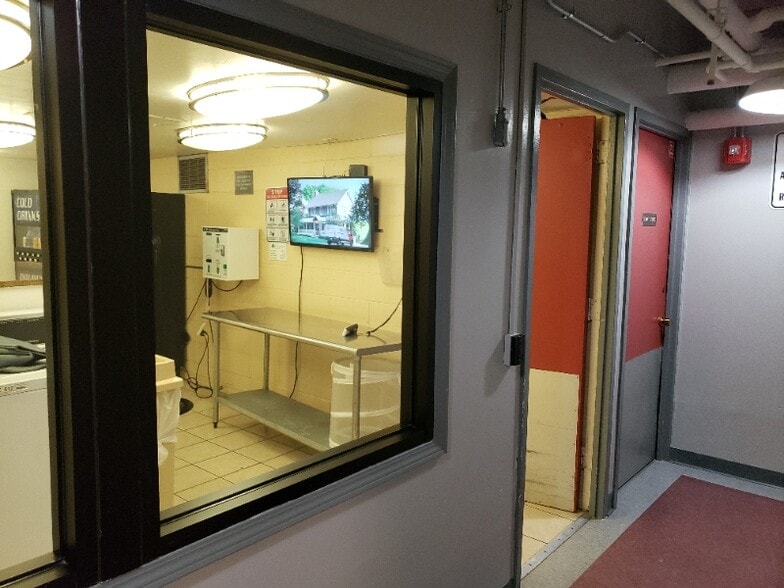 Building Photo - 2605 S Indiana Ave