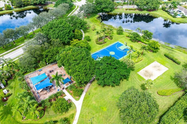 Building Photo - 1325 Camellia Cir