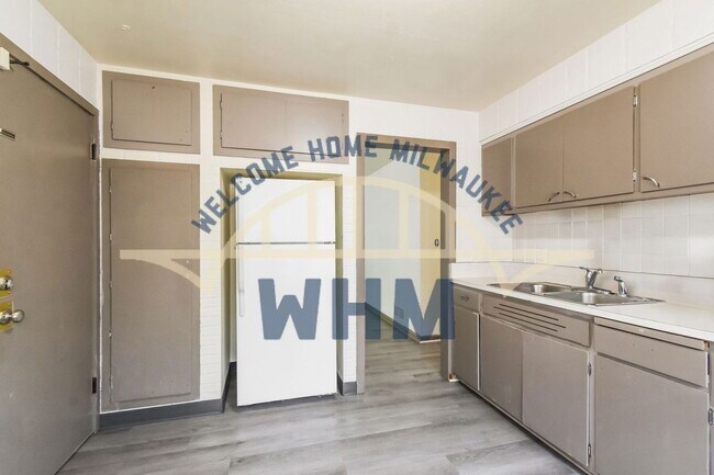 Building Photo - 4074 N 85th St
