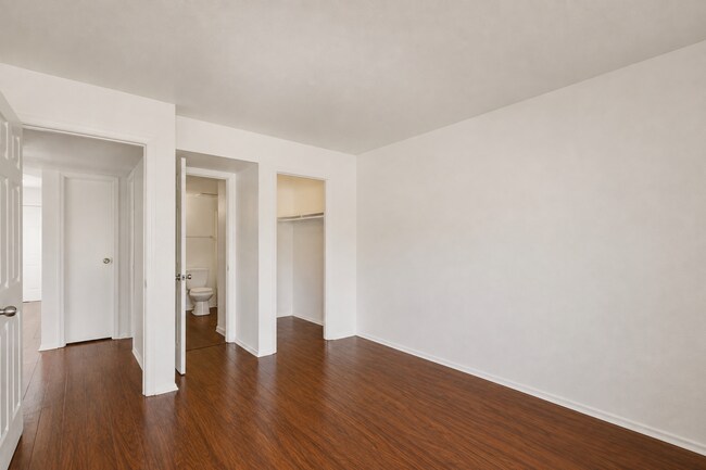 Building Photo - 45 N Phyllis-109
