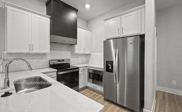 Building Photo - 1022 Windsor Dr