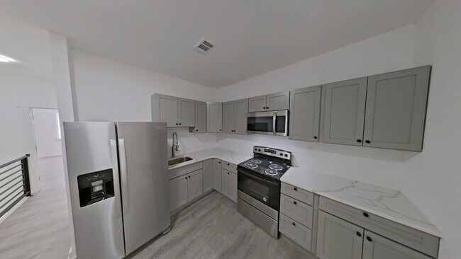 Building Photo - 6459 N 16th St