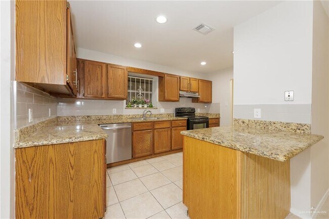 Building Photo - 500 E El Rancho Ave