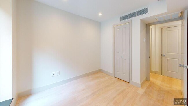 Building Photo - 5 bedroom in NEW YORK NY 10009