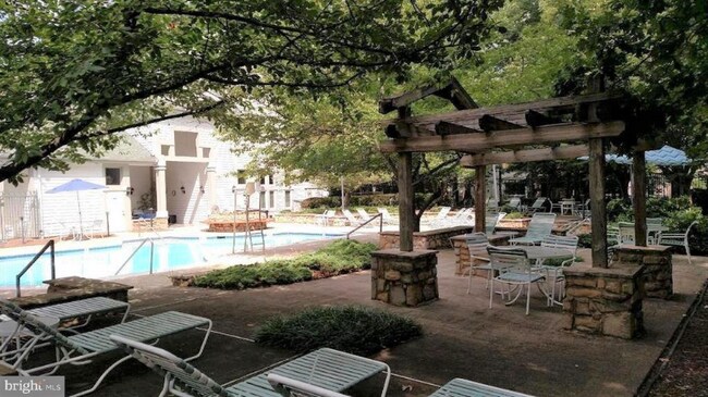 Building Photo - 13058 Autumn Woods Way