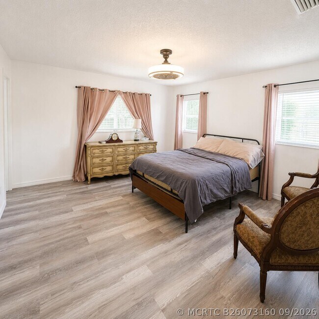 Building Photo - 5605 Winter Garden Pkwy