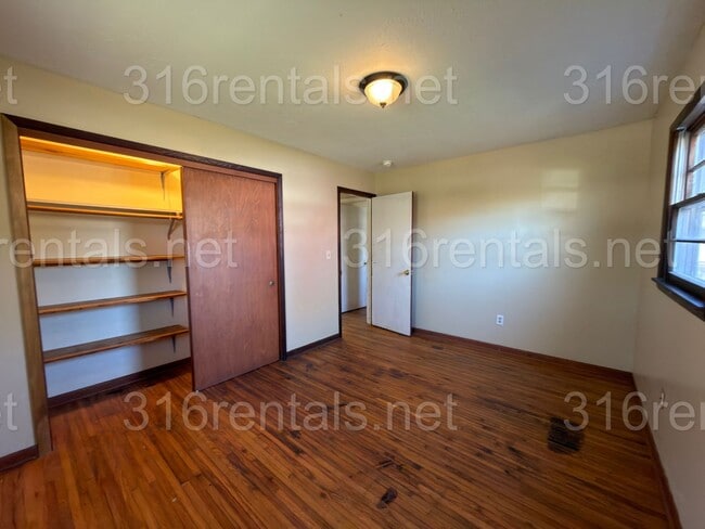 Building Photo - 520 Linda Ln