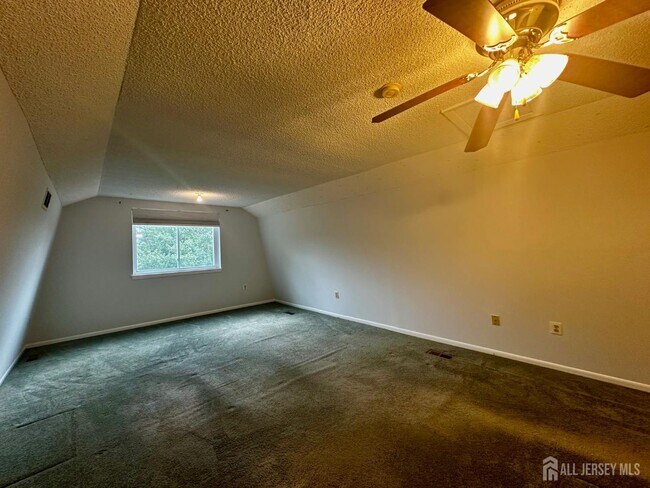 Building Photo - 99 Thoreau Dr