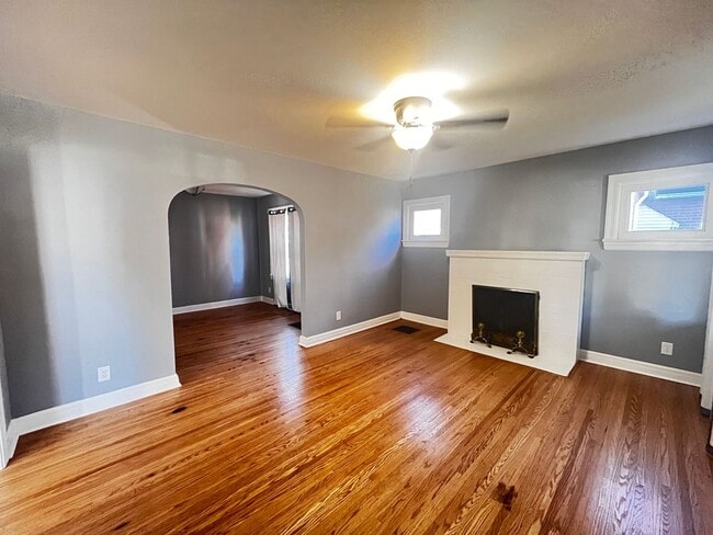 Building Photo - Spacious 3-Bedroom Home for Rent – Comfort...