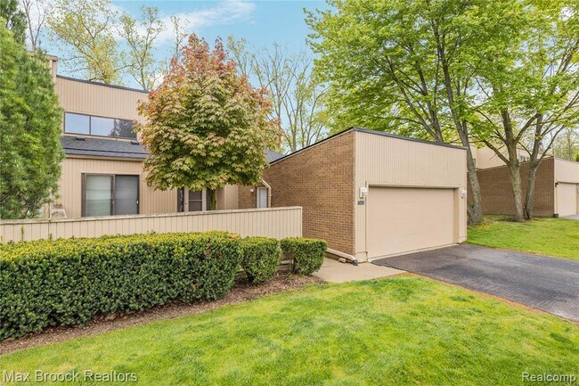 Building Photo - 7432 Azalea Ct