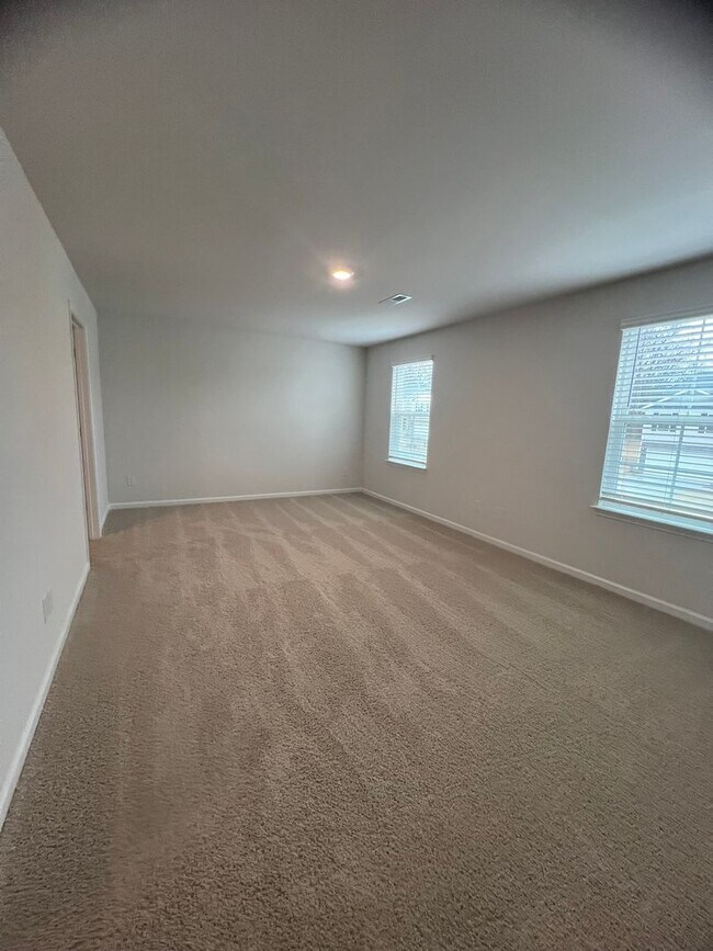 Building Photo - NEW CONTRUCTION!  Available for Immediate Move in!