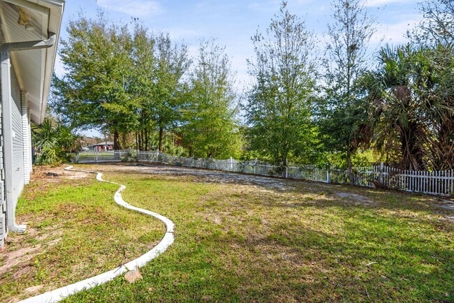 Building Photo - 83 Lake Lorraine Cir