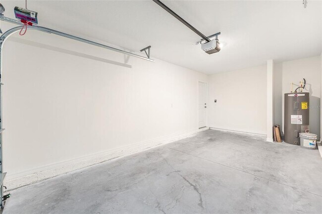Building Photo - 8247 SW 67th Ave