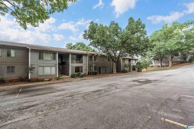 Building Photo - 406 Skyview Dr