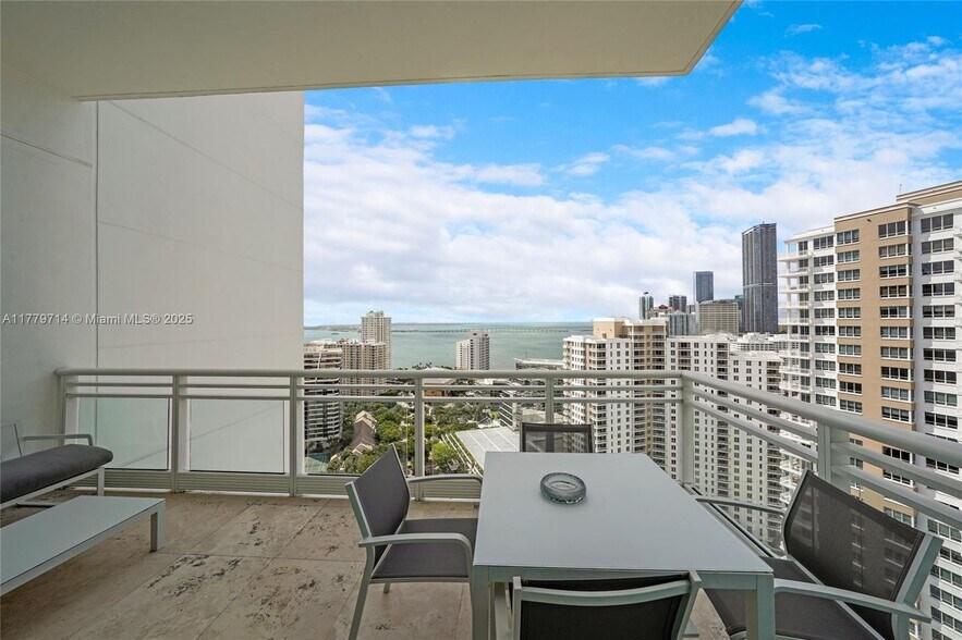 Building Photo - 900 Brickell Key Blvd