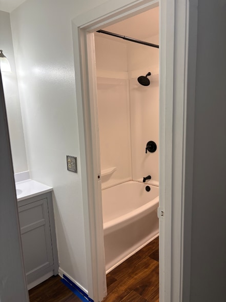 Building Photo - 4326 Villa Dr