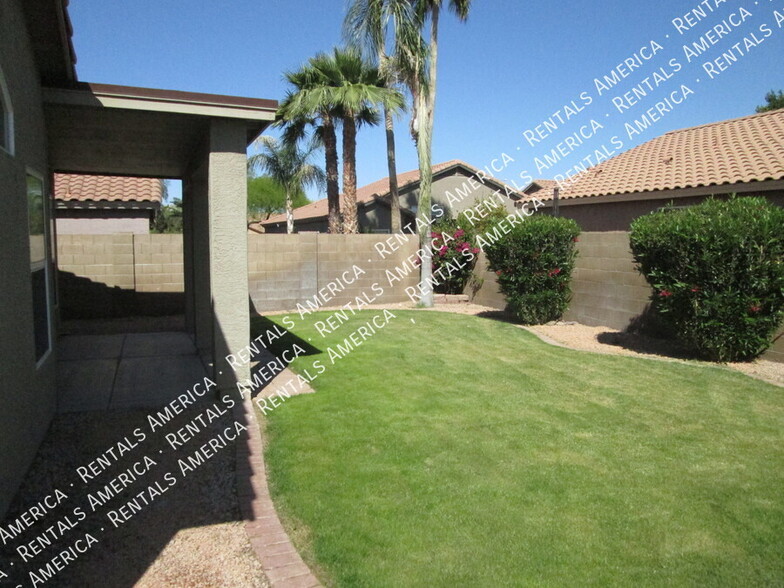 Building Photo - 1332 W Kesler Ln