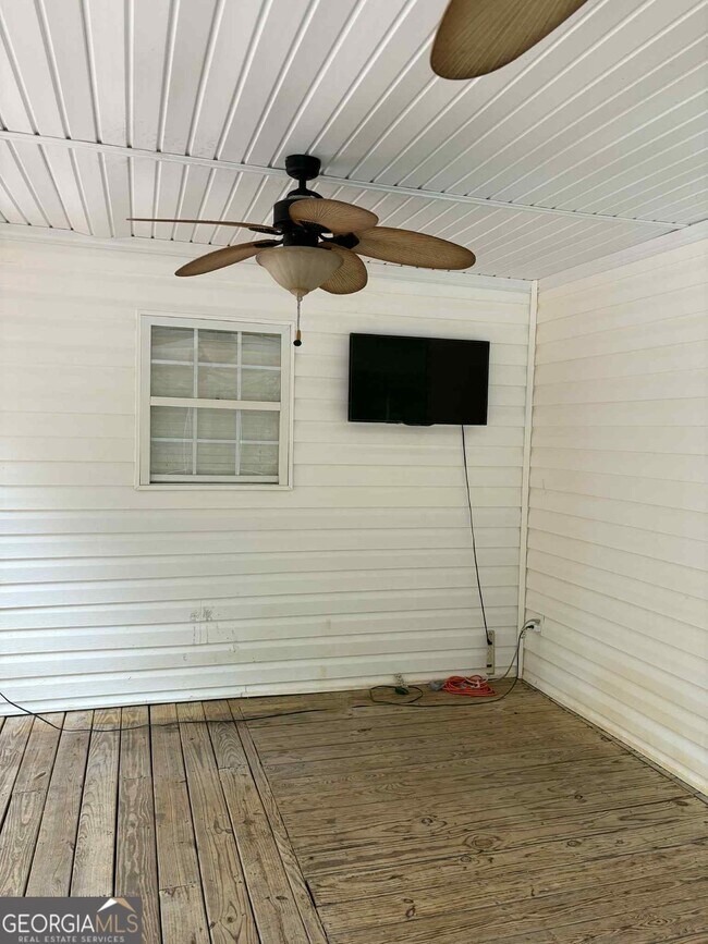 Building Photo - 68 Lancaster Way