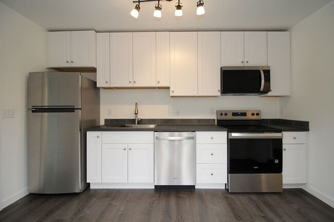 Building Photo - 7225 SE 65th Ave