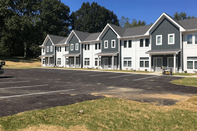 Exterior - Hawthorne Apartments