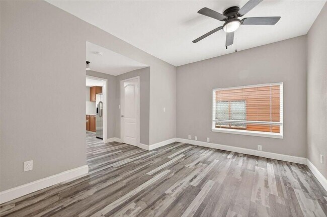 Building Photo - 1511 Scharpe St