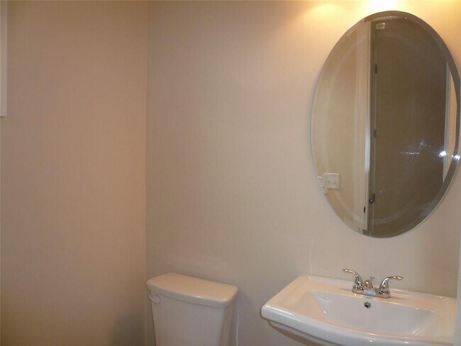 Building Photo - 2417 Tenor Ln