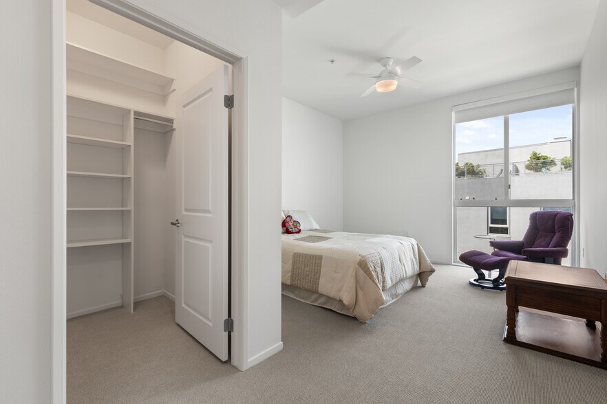 Building Photo - 267 S San Pedro St
