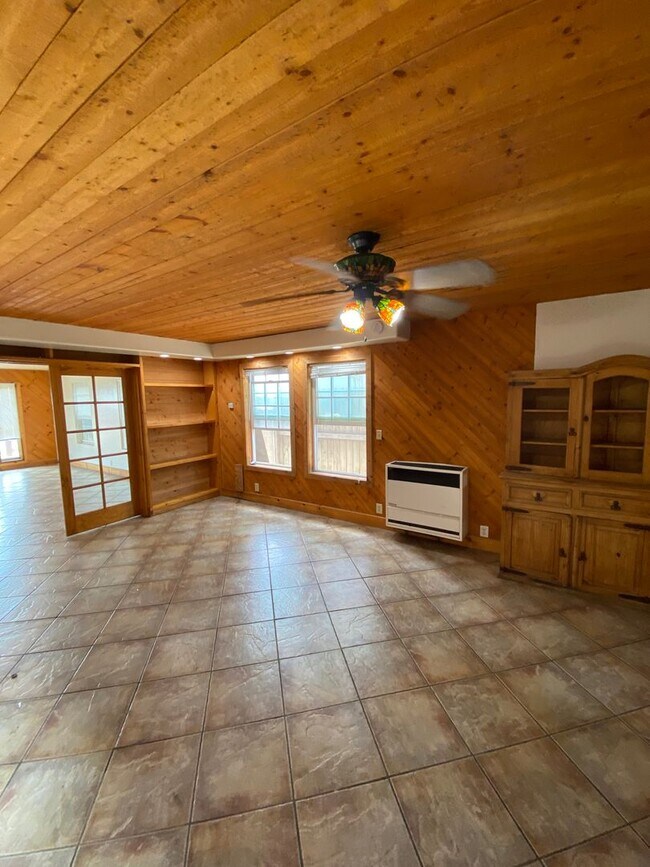 Building Photo - 6585 Del Playa Dr