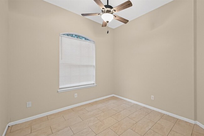 Building Photo - 17230 Hollow Sands Ct