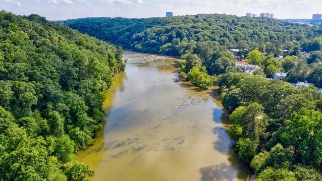 Building Photo - 1016 River Vista Drive