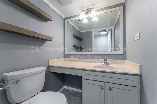 Building Photo - 1490 Brookside Dr