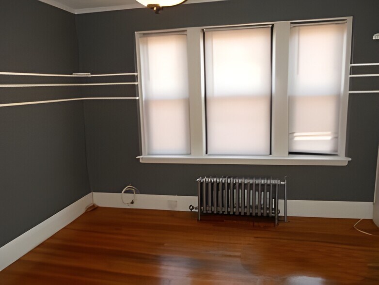 Primary Photo - 349A Pleasant St