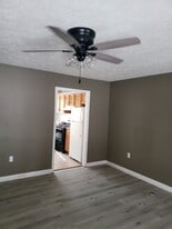 Building Photo - 240 Oakley Dr