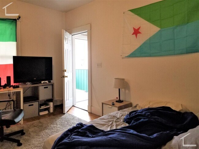 Building Photo - Packard's Corner Area of Allston. Large Fu...