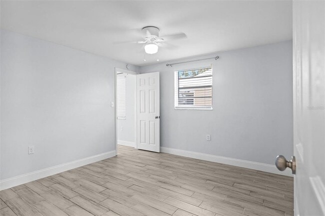 Building Photo - 13916 Sommers Ave