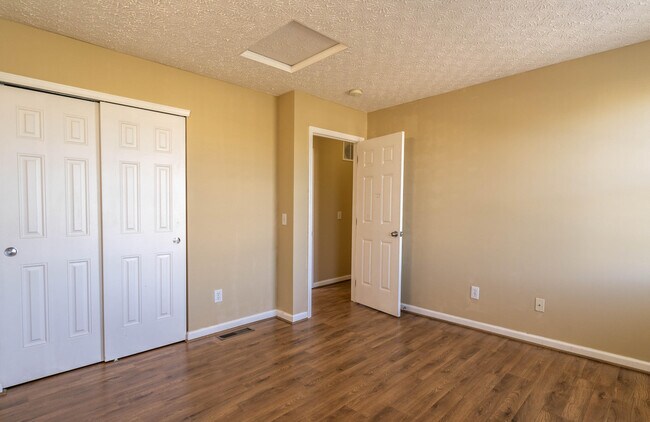 Building Photo - 1016 Bella Dona Rd