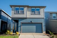 Building Photo - Beautiful newer construction 4 bed, 2.5 ba...