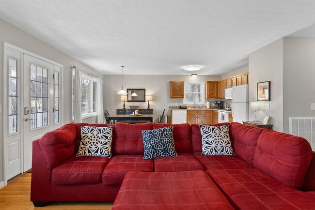 Building Photo - 3-Bedroom in Town of Farmville with One-Le...