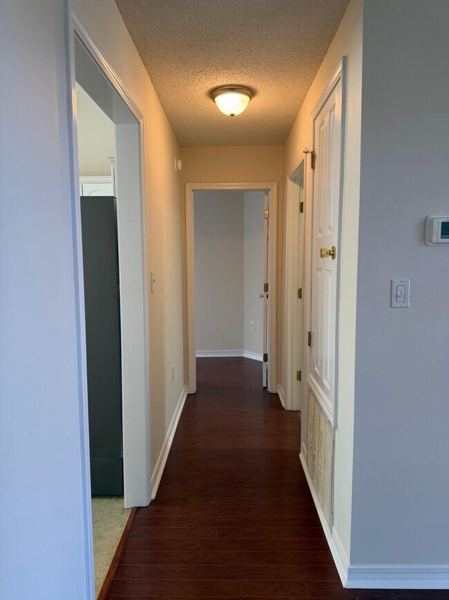 Building Photo - 4227 Shadow Ln