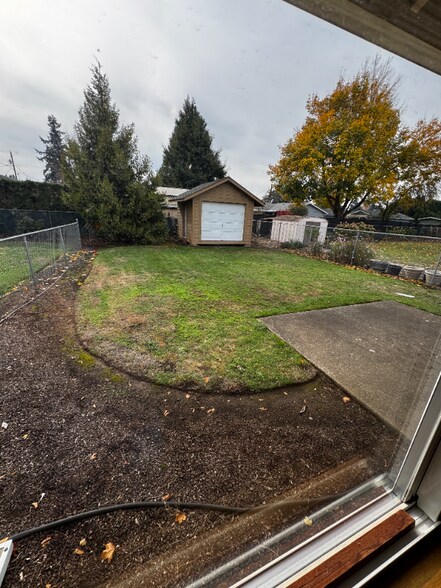 Building Photo - 860 Shaff Rd SE