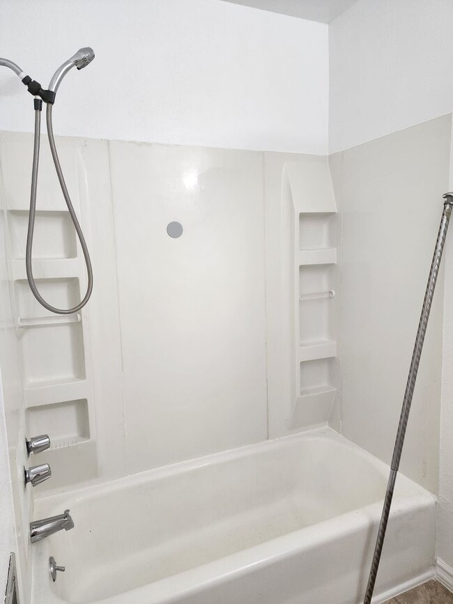 Building Photo - 3 Bedroom Home in The Caminas