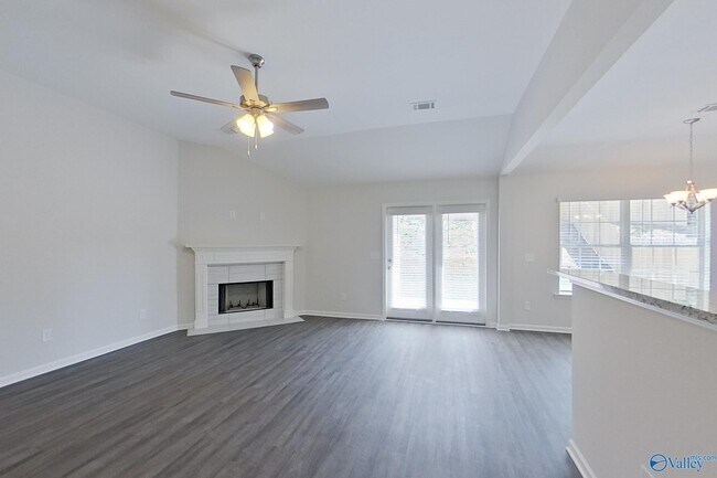 Building Photo - 781 Park Ln