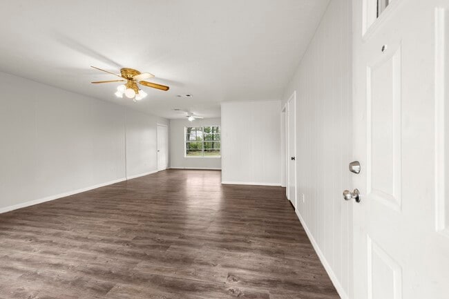 Building Photo - 3699 Piney Point Rd