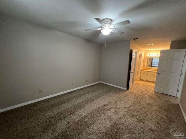 Building Photo - 9485 Sunnehanna Blvd