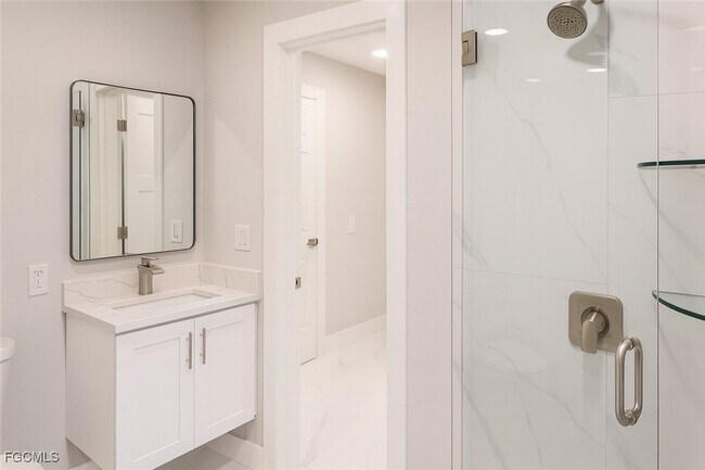 Building Photo - 2210 SE 27th Terrace