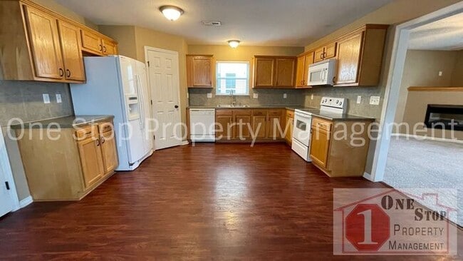 Building Photo - Gorgeous 3 bedroom / 2.5 bathroom in Grain...