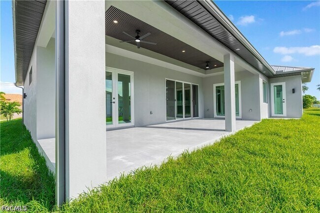 Building Photo - 512 NW 35th Pl