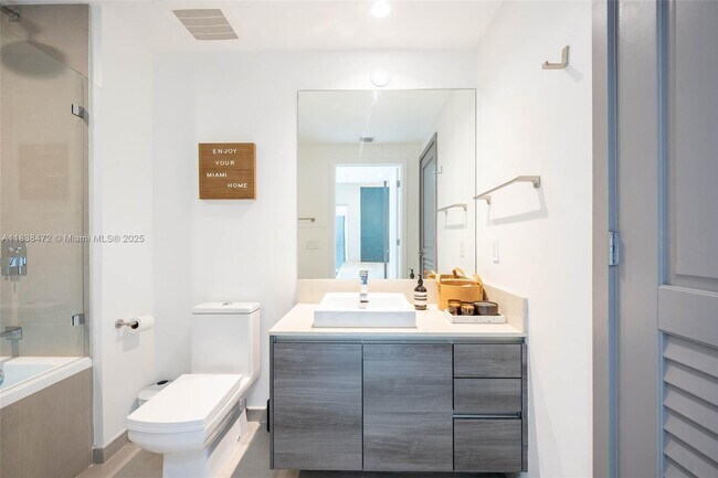 Building Photo - 1080 Brickell Ave