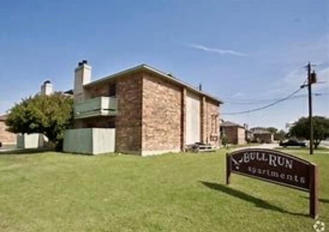 Primary Photo - 2800 Bull Run