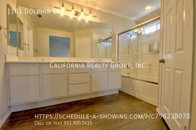 Building Photo - 1161 Dolphin Dr